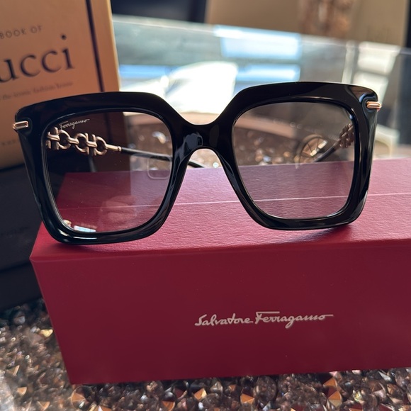 Salvatore Ferragamo Black Square Silver Hardware Sunglasses, New In Box - Picture 3 of 8